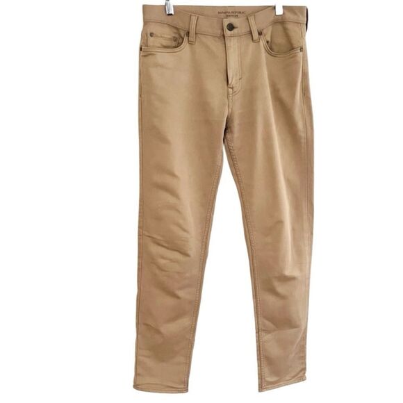 Banana Republic Traveler Athletic Tapered Fit 5 pocket style pants size 30/32. - Picture 4 of 8